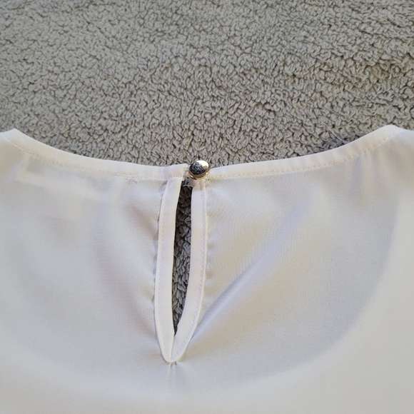 Calvin Klein Women’s Size Medium White Sleeveless Blouse w Pleated Front Panel - Picture 6 of 12